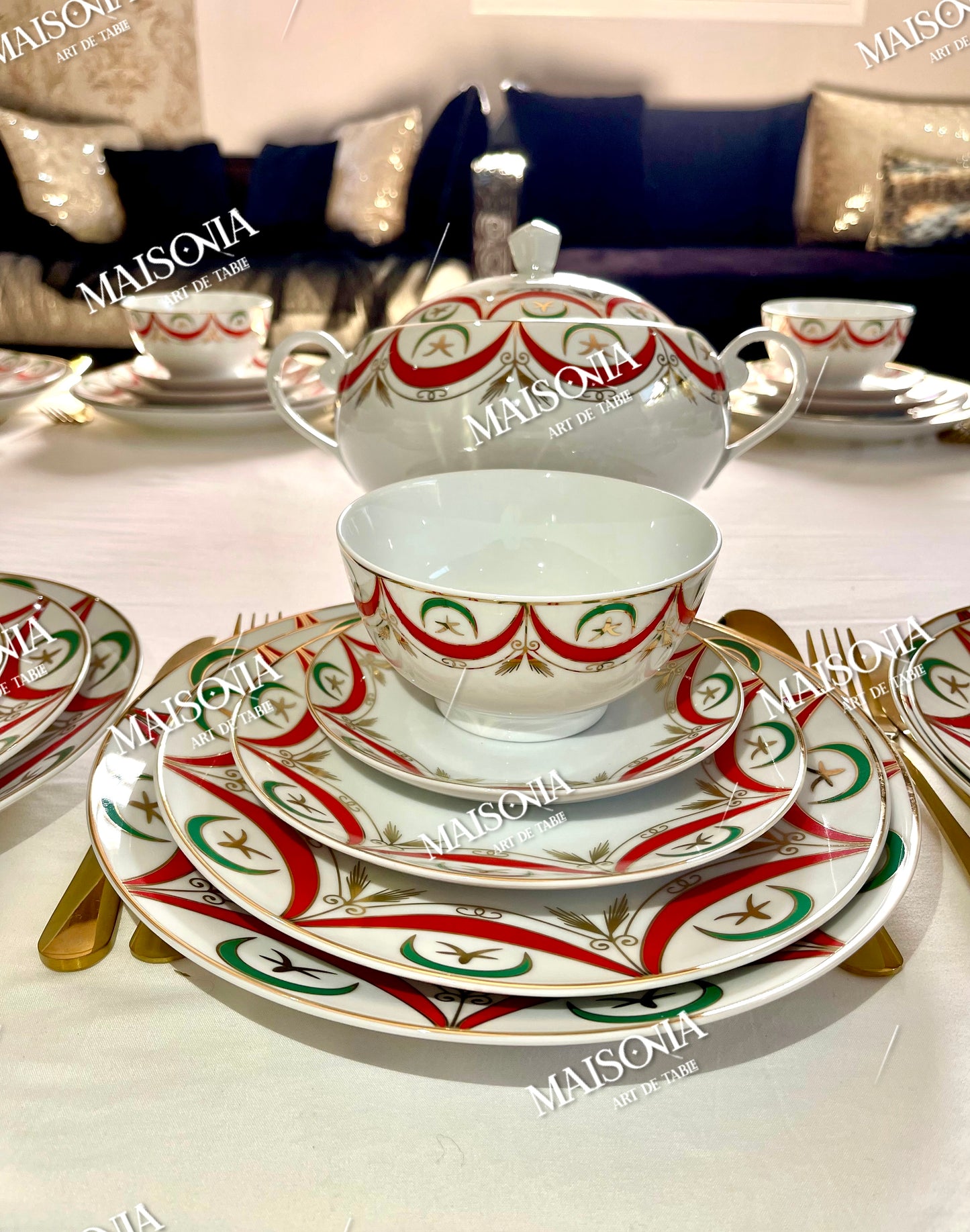 Service d'assiettes Nejma & Hlal de 61 pieces en Rouge