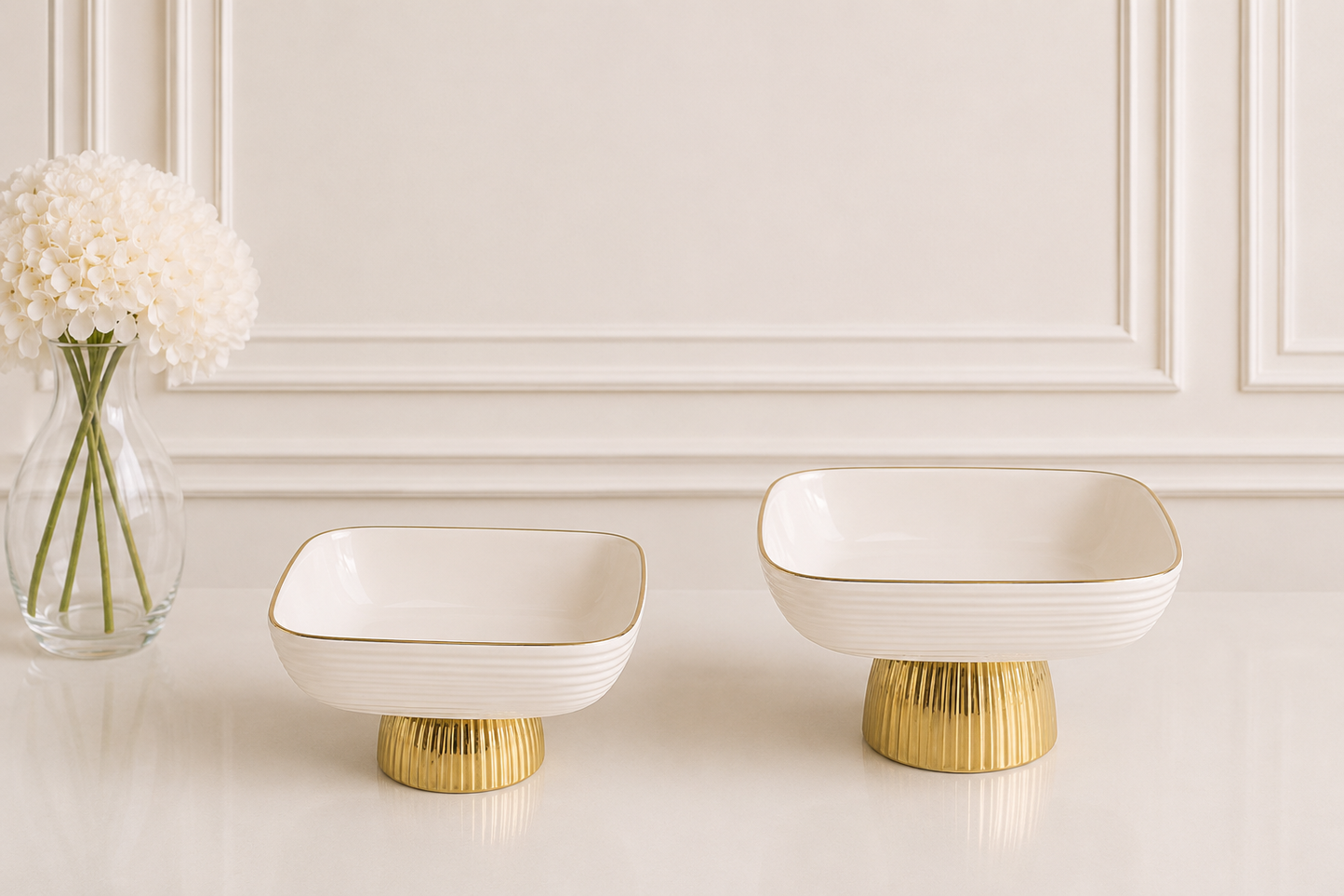 Présentoir à pieds _ GOLd & BLANC