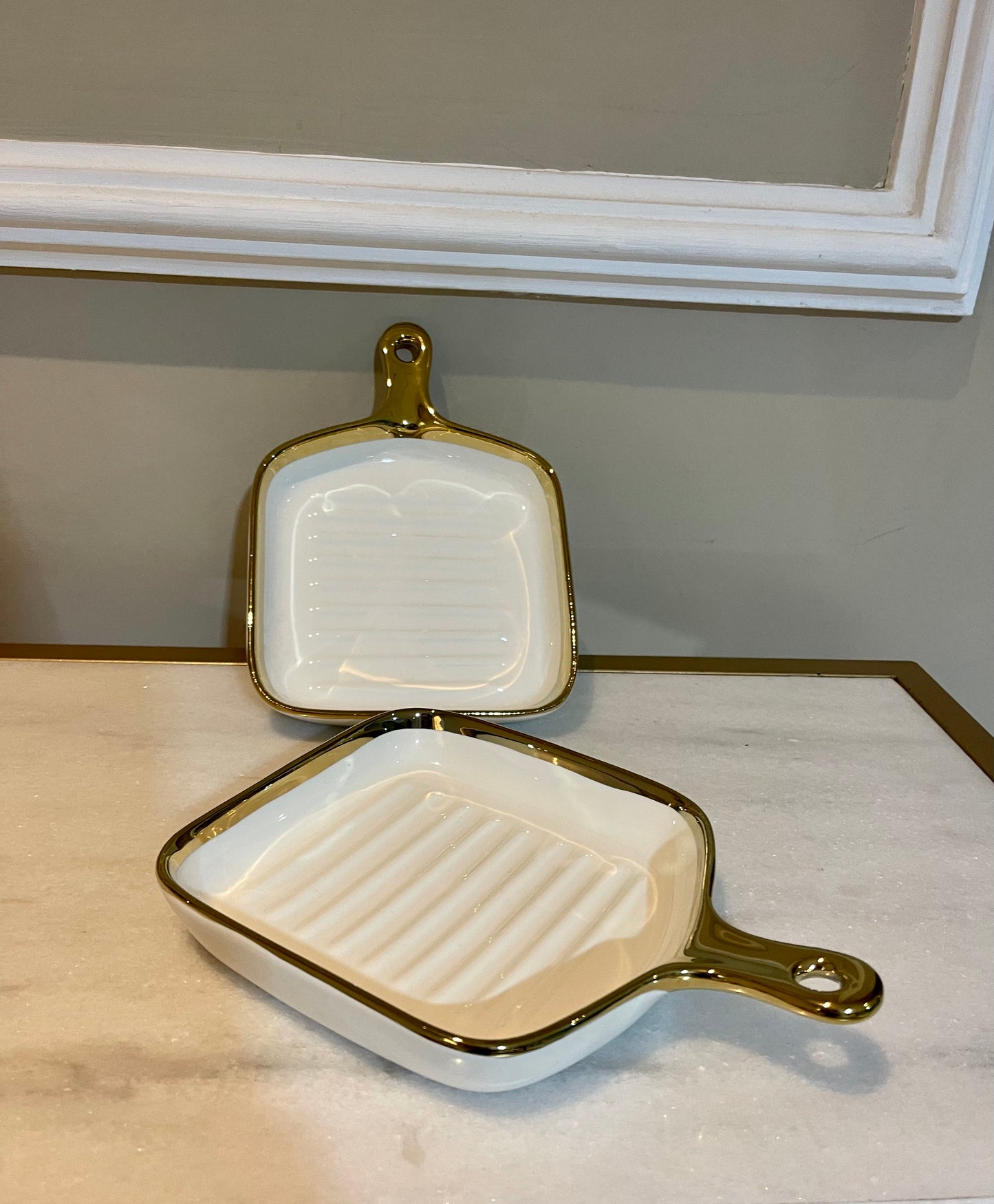 Assiette avec poignée _ par Unité