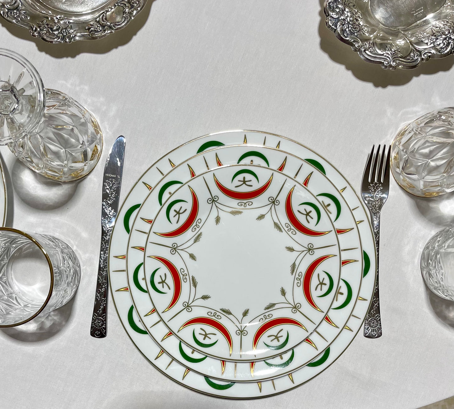 Service a table Nejma & Hlal _ rouge