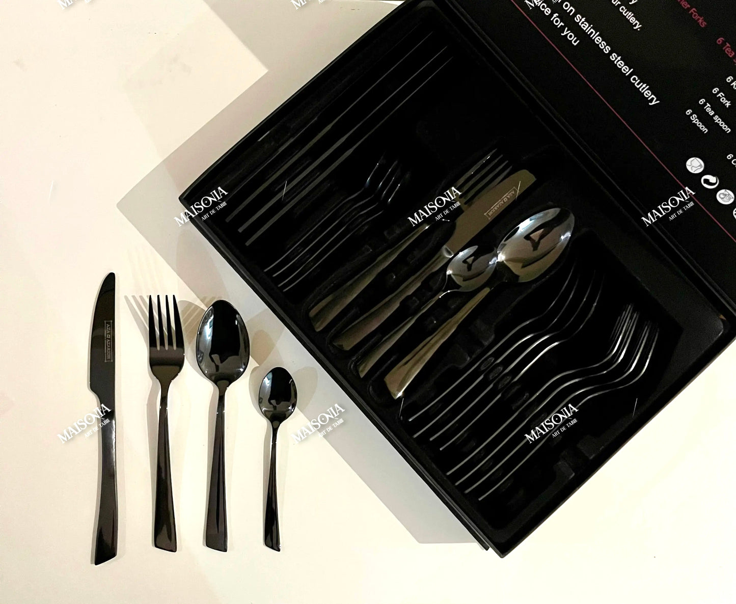 Ménagère 24 pièces