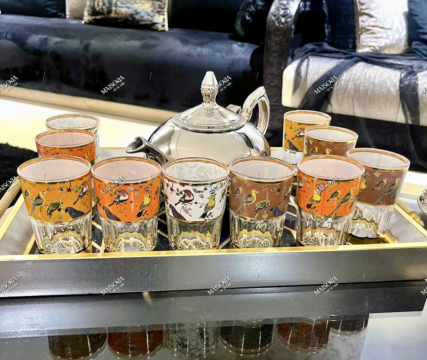 زجاج بنقوش الطيور