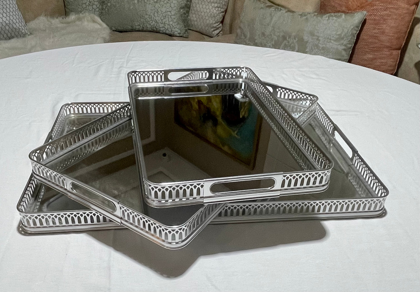 صواني فضية ثقيلة