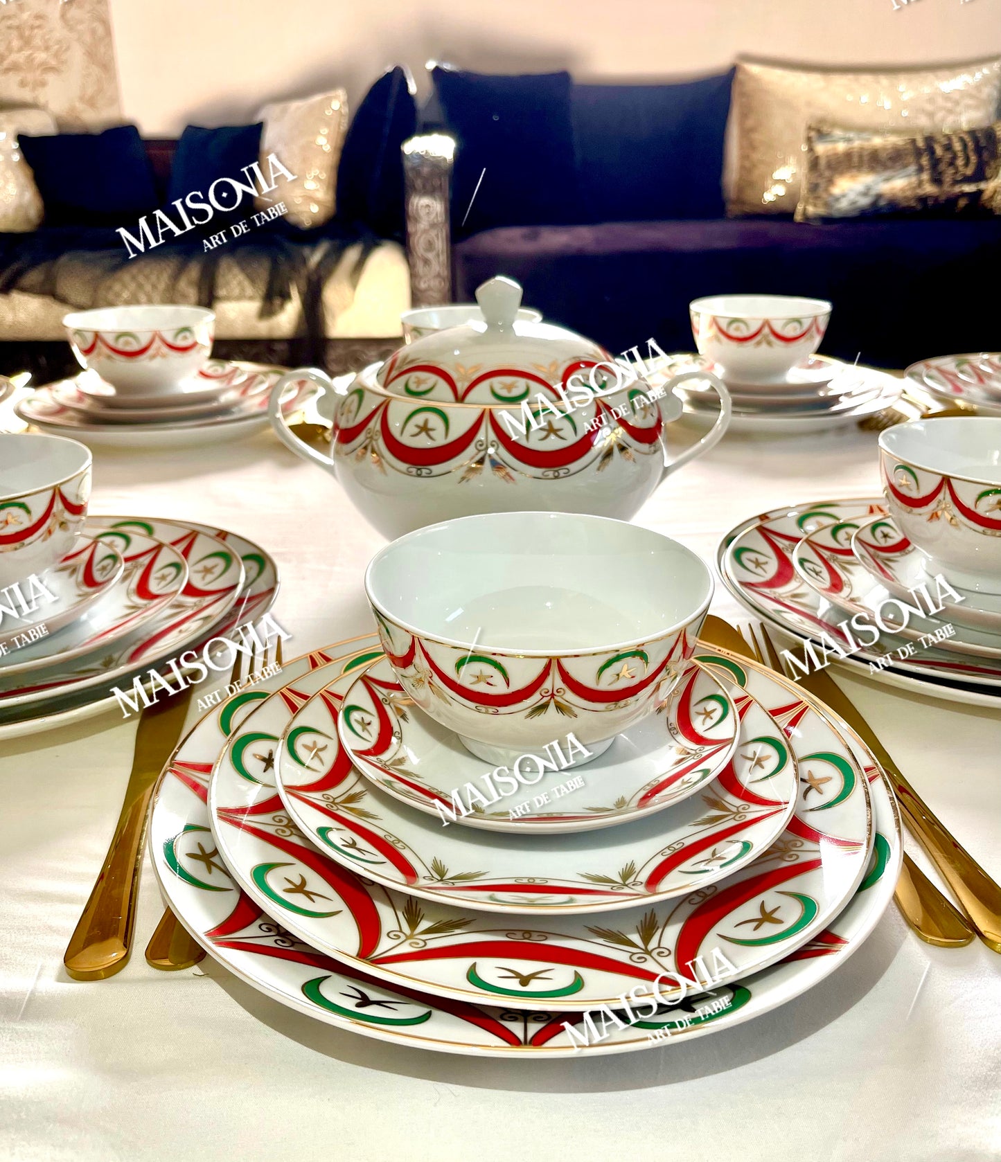 Service d'assiettes Nejma & Hlal de 61 pieces en Rouge