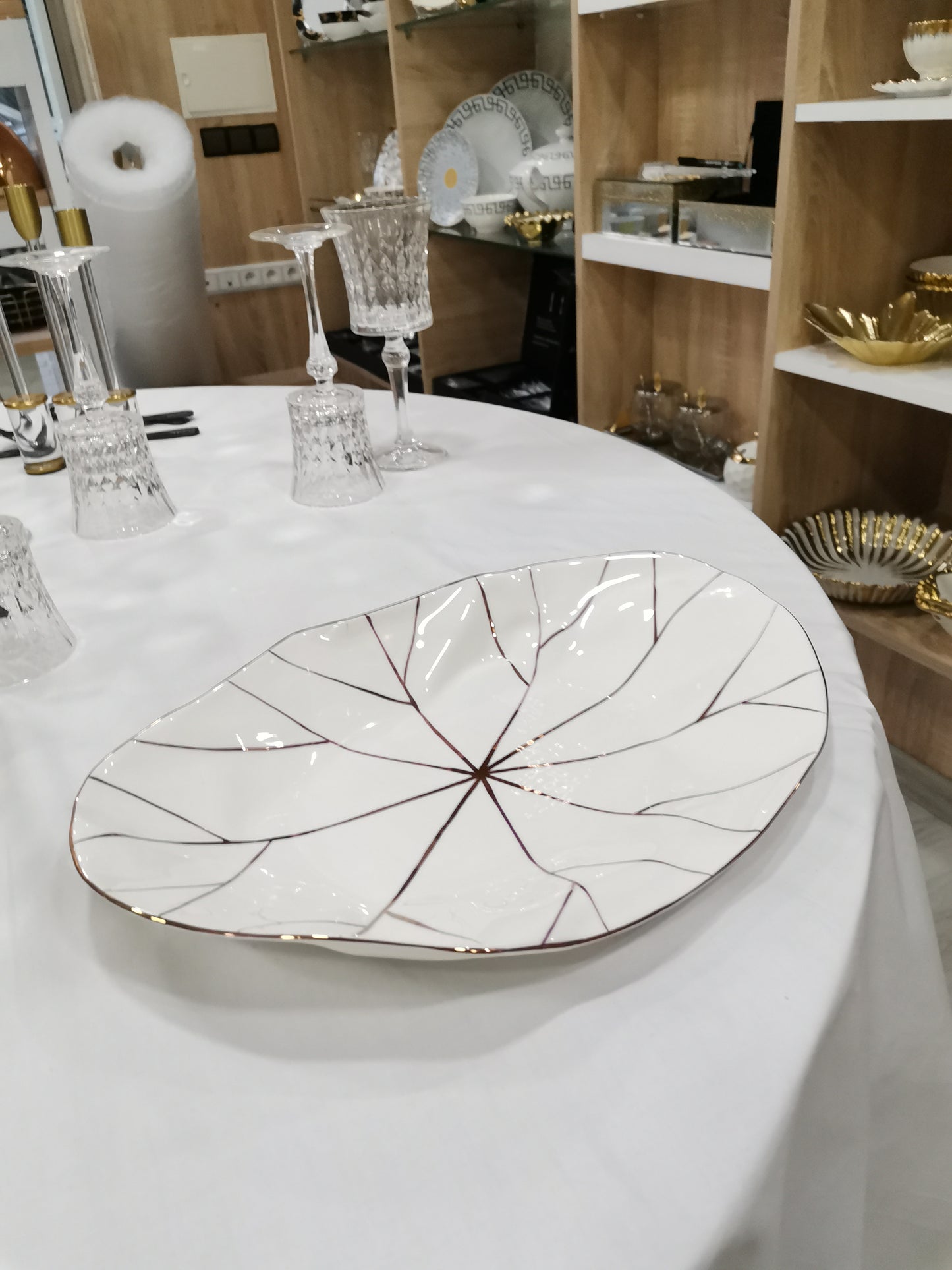 Assiette ovale_ par unité