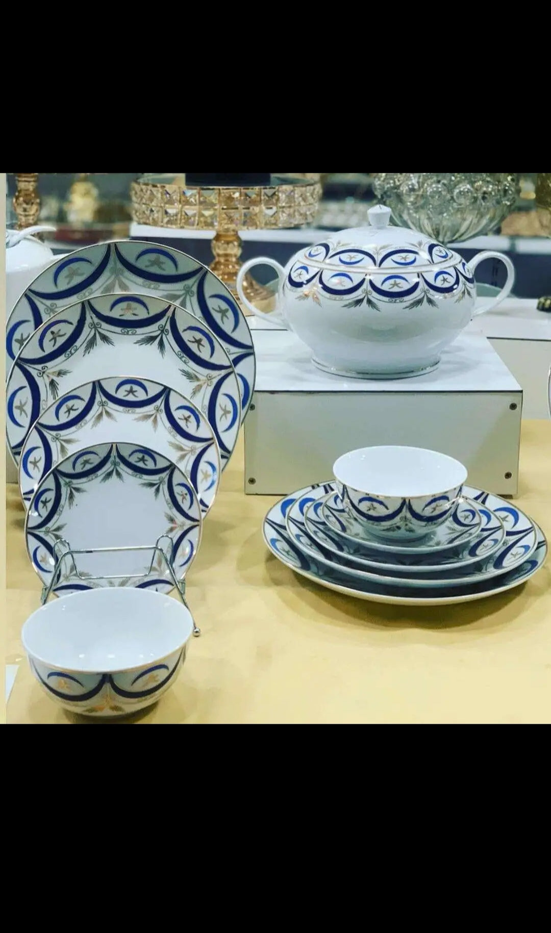 Service a table Nejma & Hlal de 61 pièces en bleu