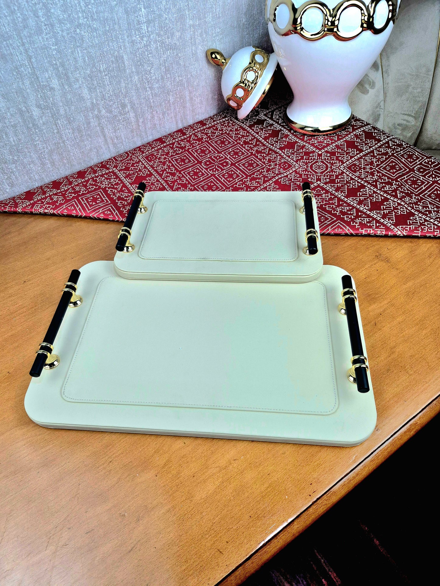 Duo de Plateaux en Cuir Simili â Art de la Table Marocain