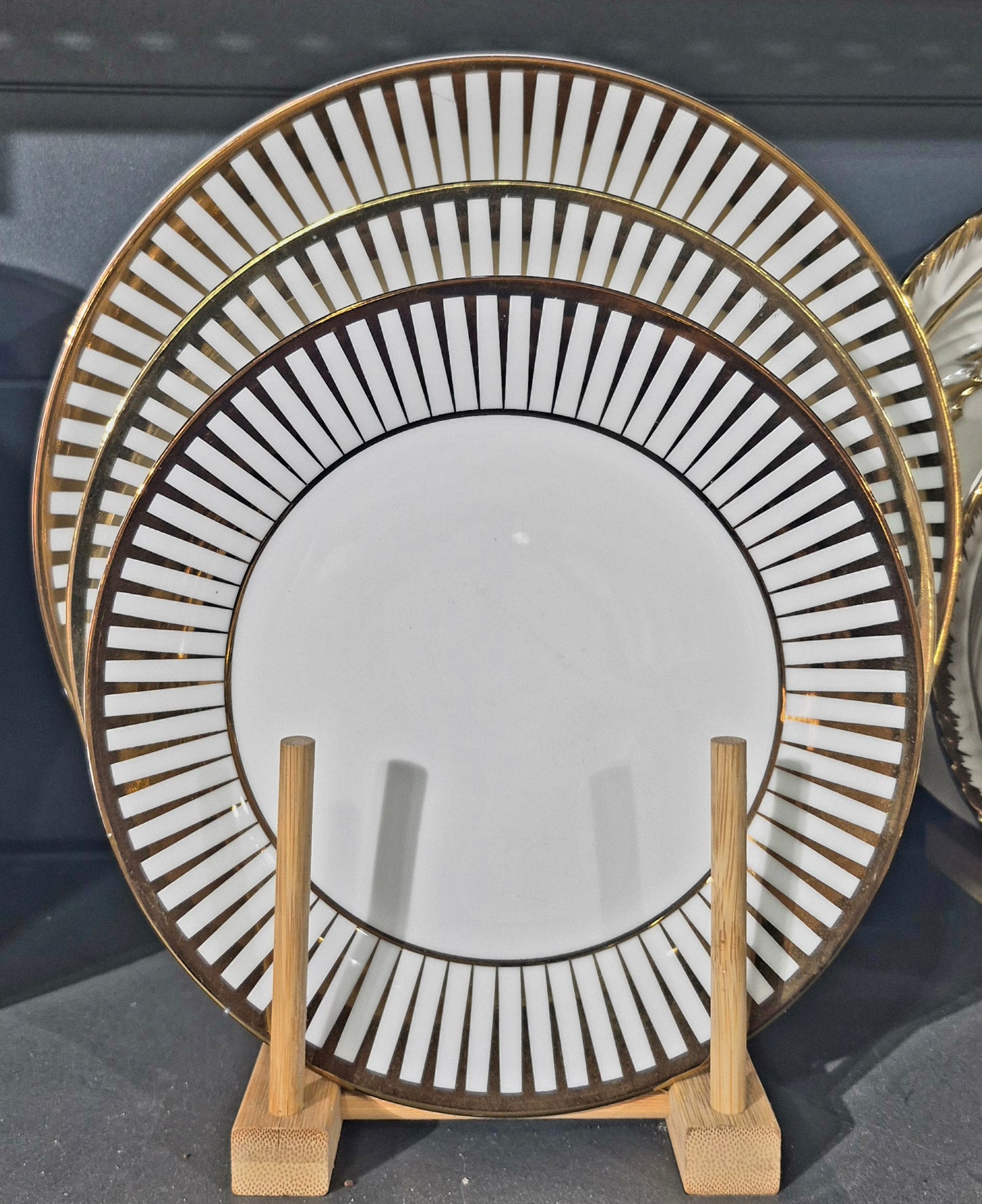 طقم عشاء مكون من 36 قطعة