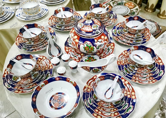 Service de table TAOUS MAROCAIN de 82 pieces, motif floral