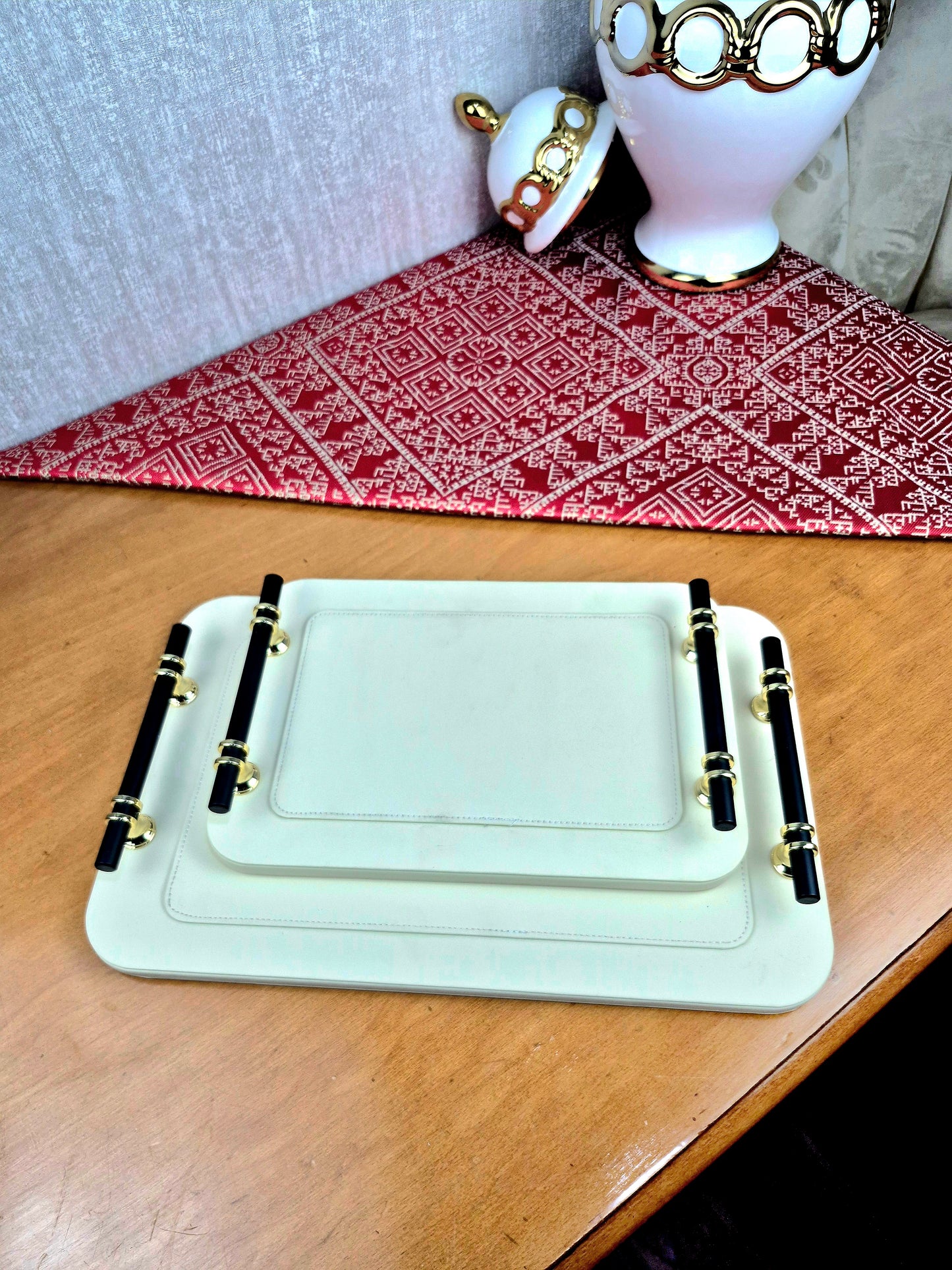 طقم صينيتين من الجلد الصناعي - أدوات مائدة مغربية