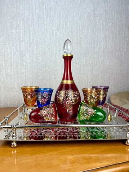 Carafe en Verre Cristallin Rouge & 6 Verres Multicolores – Élégance et Raffinement à Table