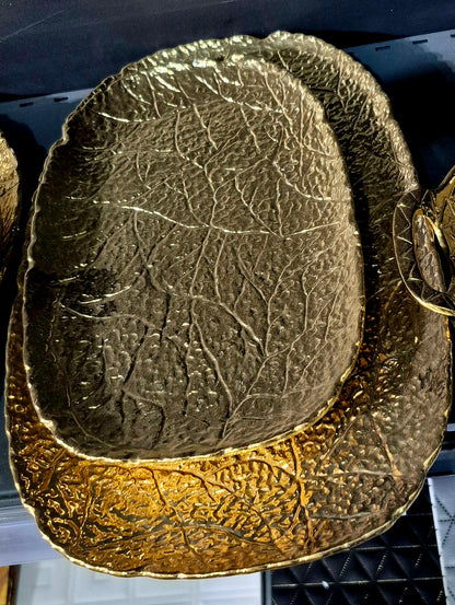 Assiette ovale en doré _ par Unité