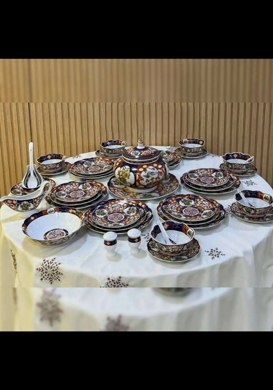 Service de table TAOUS de 46 pièces – Motif Coquille floral