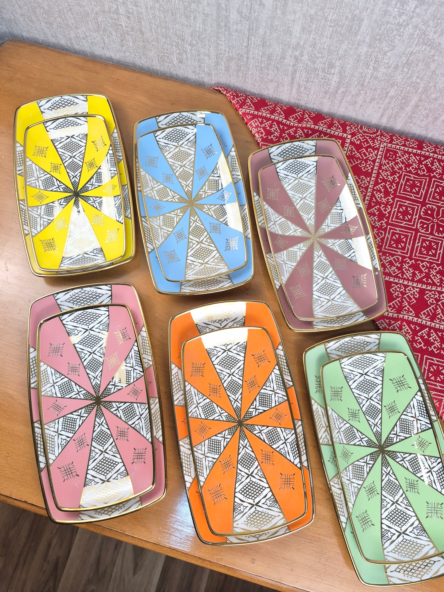 Assiettes Rectangulaires Beldi Marocains – Motifs Traditionnels & Finition Dorée