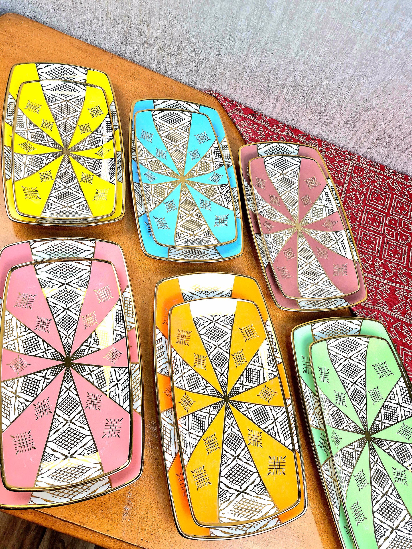 Assiettes Rectangulaires Beldi Marocains – Motifs Traditionnels & Finition Dorée