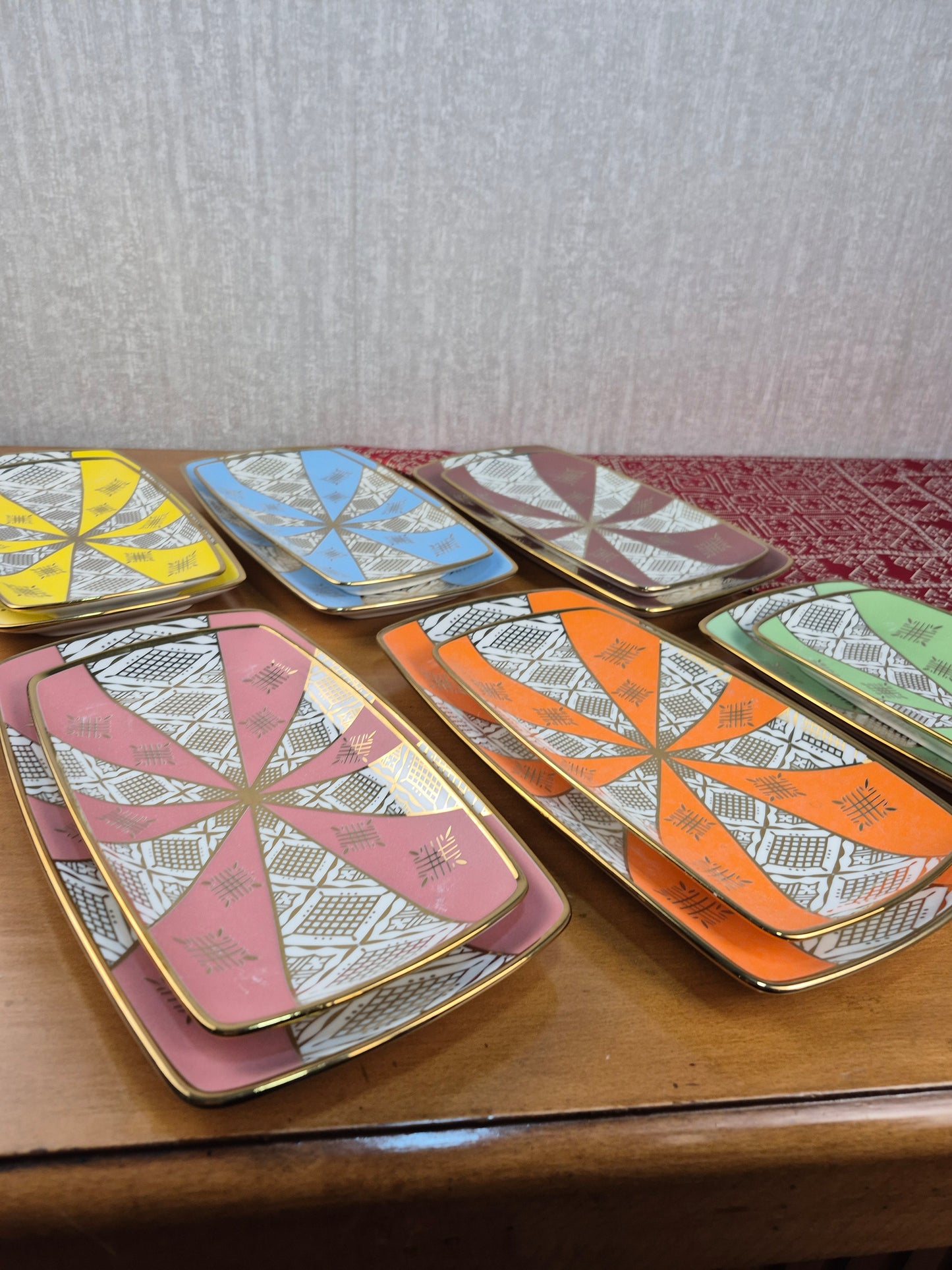 Assiettes Rectangulaires Beldi Marocains – Motifs Traditionnels & Finition Dorée